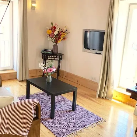 32 - Center Of Duplex Apartment, Barrio Alto * Лиссабон