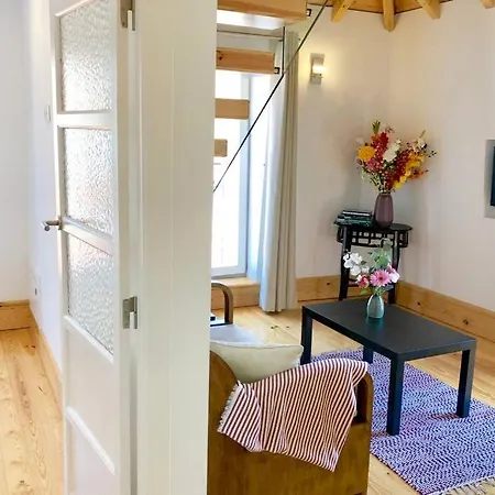 32 - Center Of Duplex Apartment, Barrio Alto Апартаменты Лиссабон